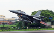 台军一架F-16起飞两分钟失联
