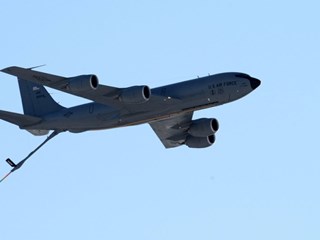 KC-135加油机