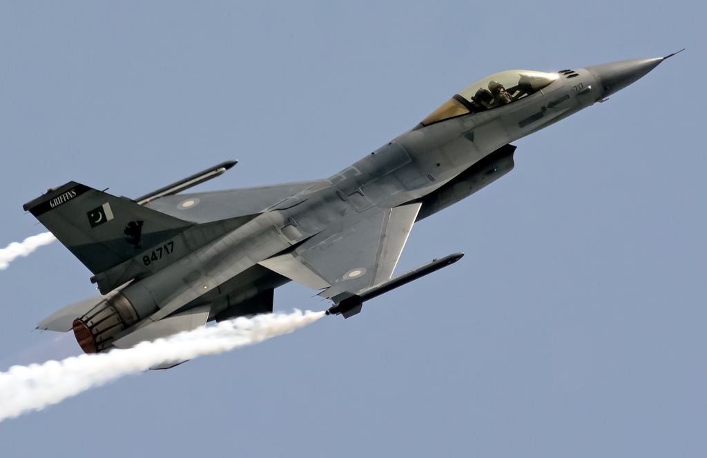 巴基斯坦f-16