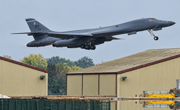 美军 B-1 轰炸机紧急撤离英国基地